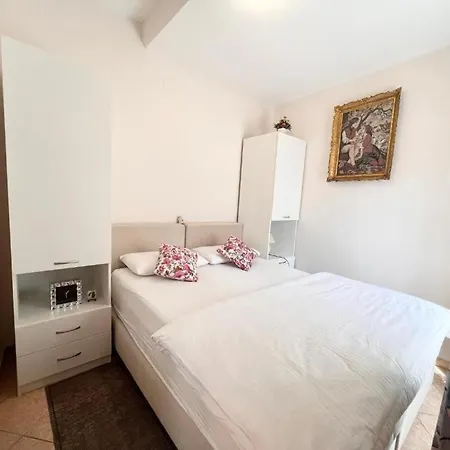 By The Sea Novigrad - 19130 Apartman Novigrad (Istria)